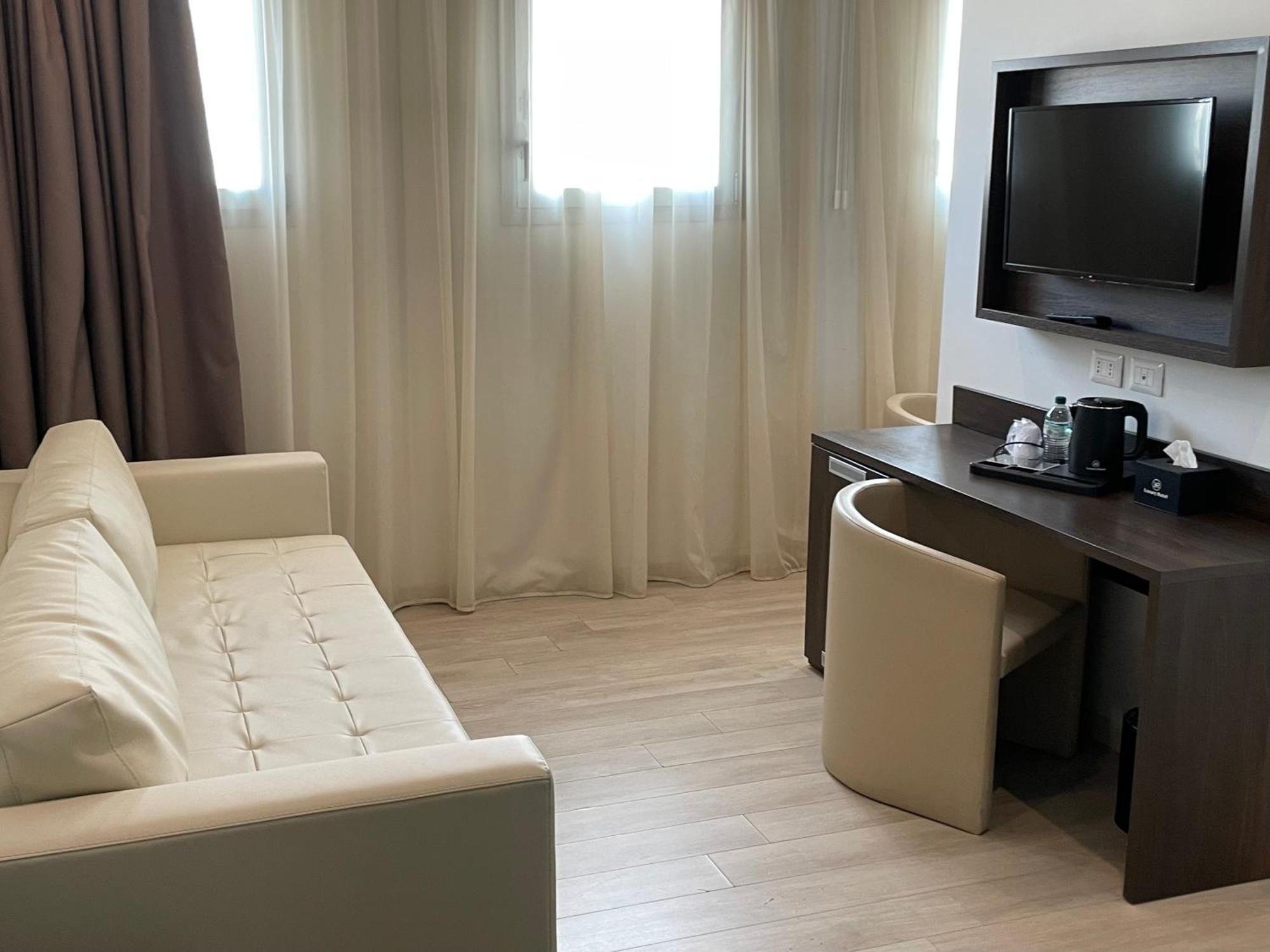 Hotelluxuryprato Прато Екстер'єр фото