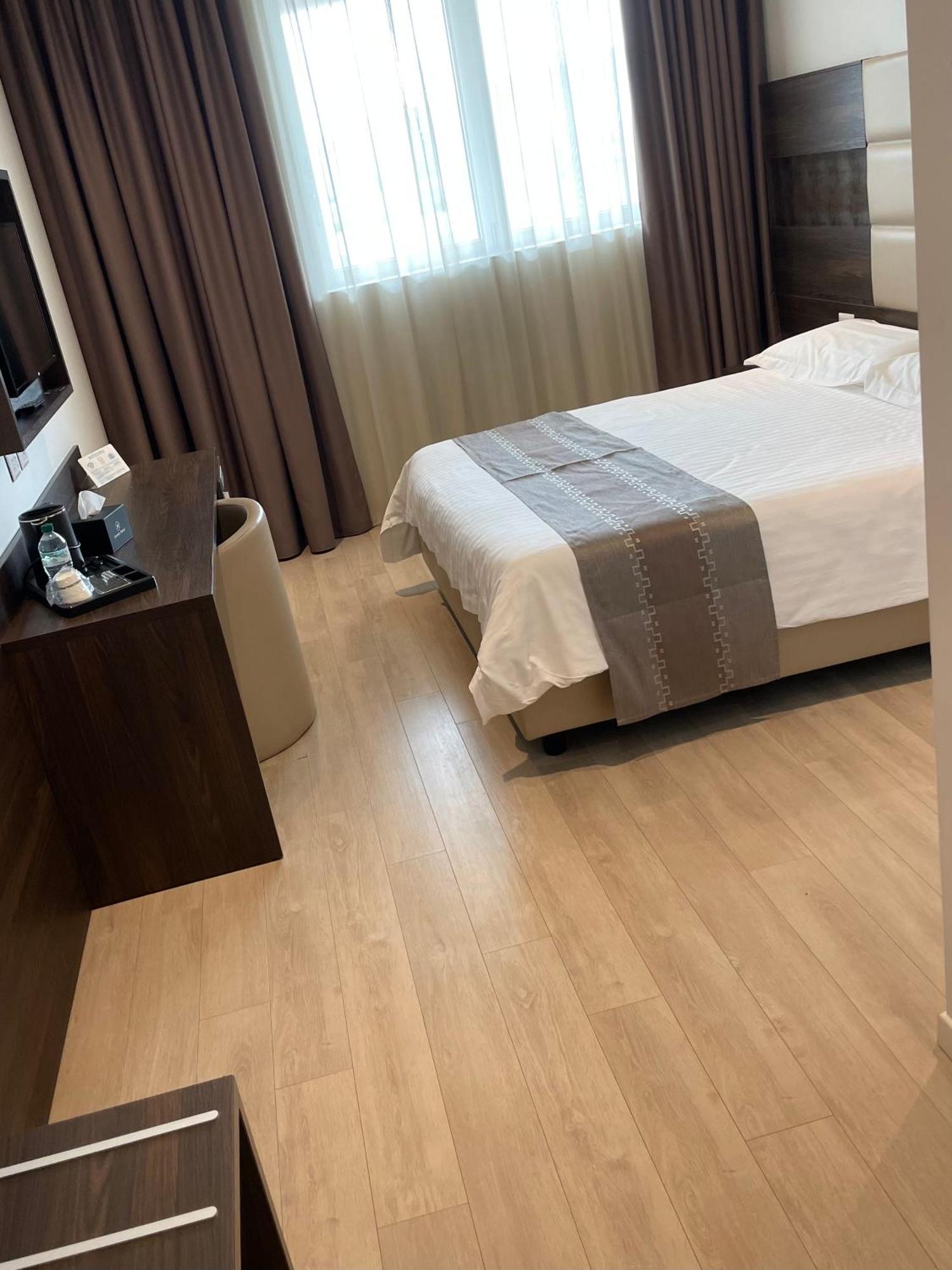 Hotelluxuryprato Прато Екстер'єр фото